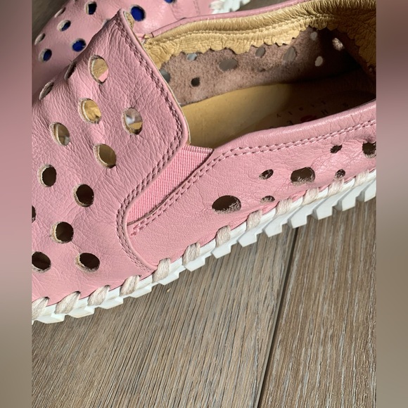 Pink Leather Kiss Kiss flats with cutout - Picture 4 of 12